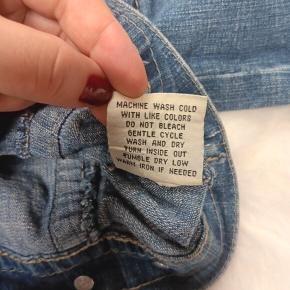 Hydraulic cropped distressed denim jacket - Picture 9 of 14